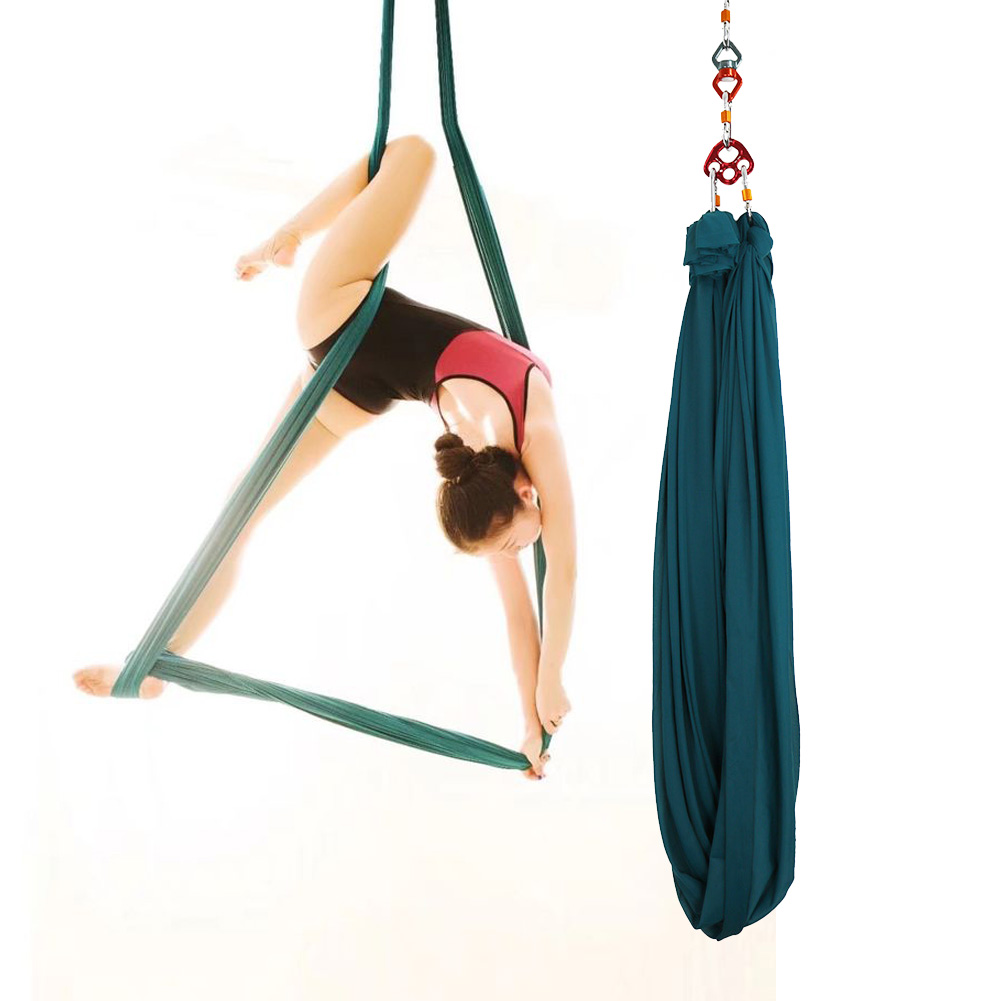 Yoga Trapeze Swing - Một Điểm Quay Trên Không Yoga